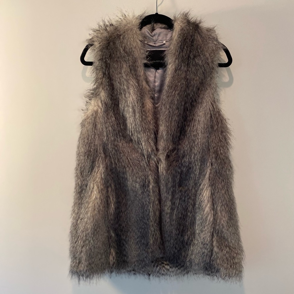 BR faux fur vest. XS.